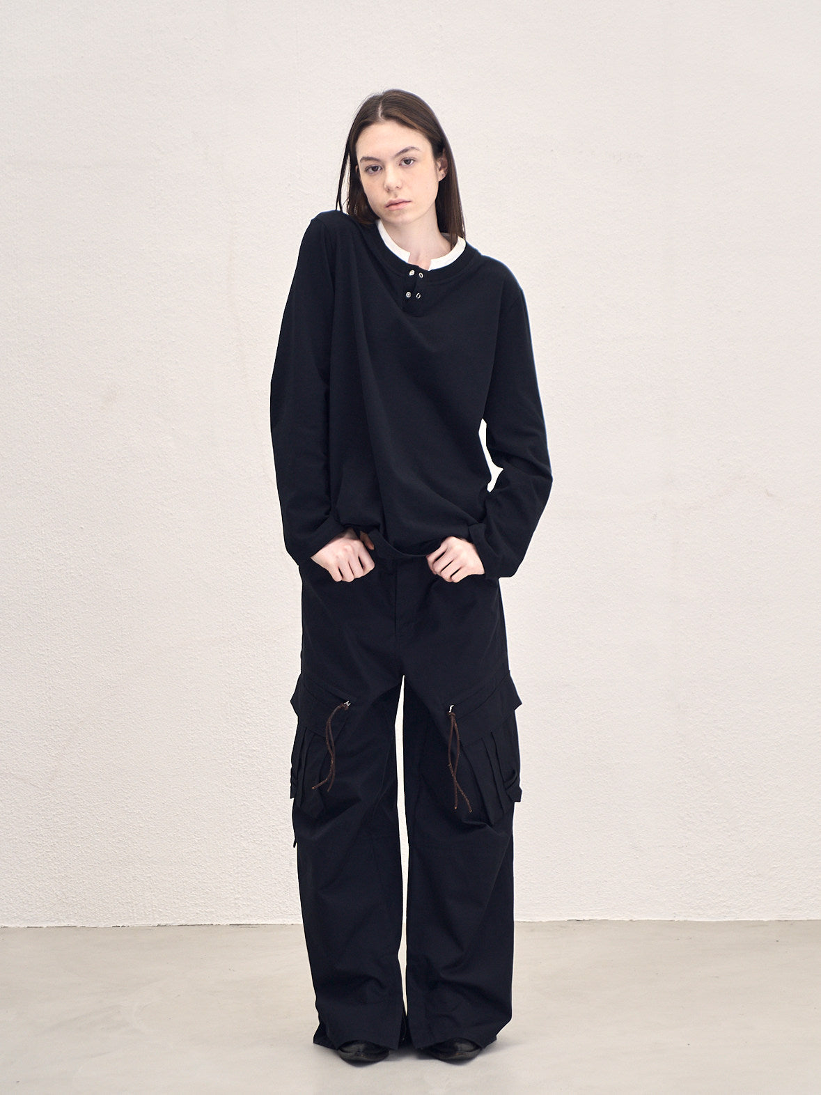 Sairenssei wide-leg cargo pants with double pockets and slits