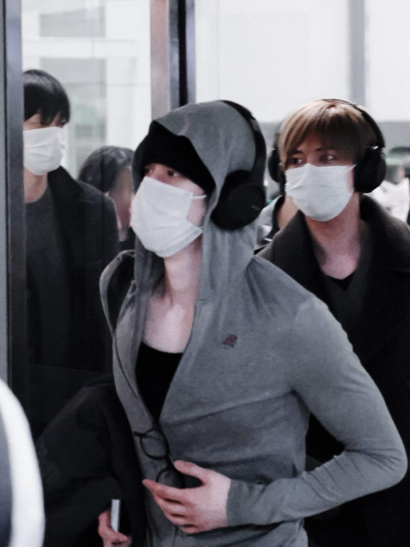 Choi Ranjun's linen-blend zippered hooded sun protection suit