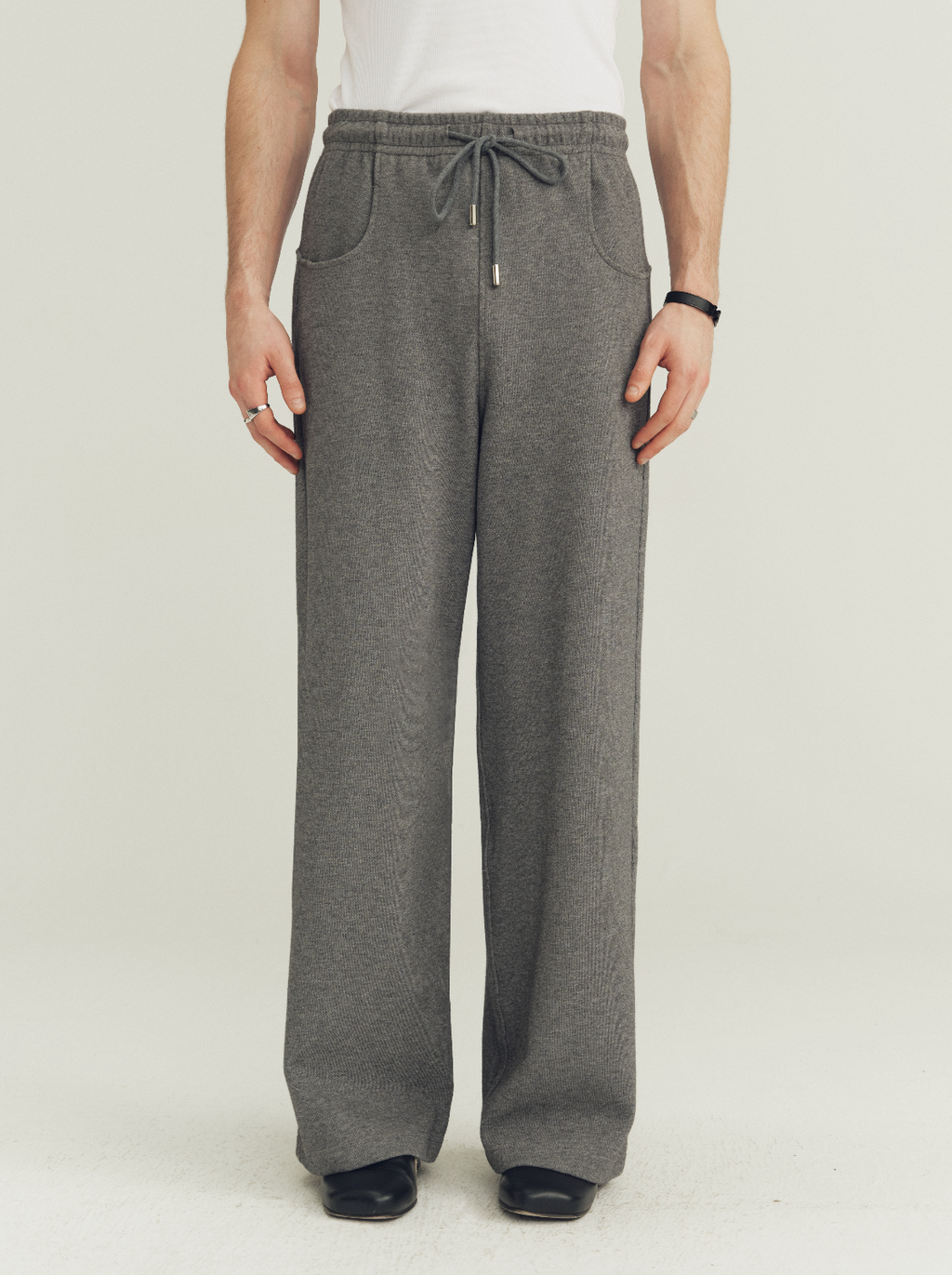 THE PROUDER Curved Pocket Cut Functional Knit Pants