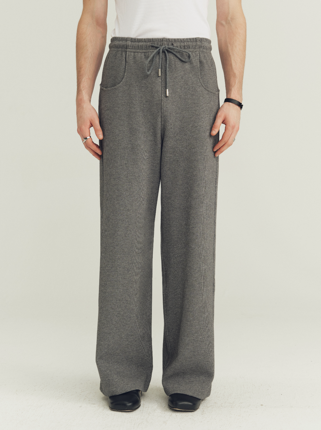 THE PROUDER Curved Pocket Cut Functional Knit Pants