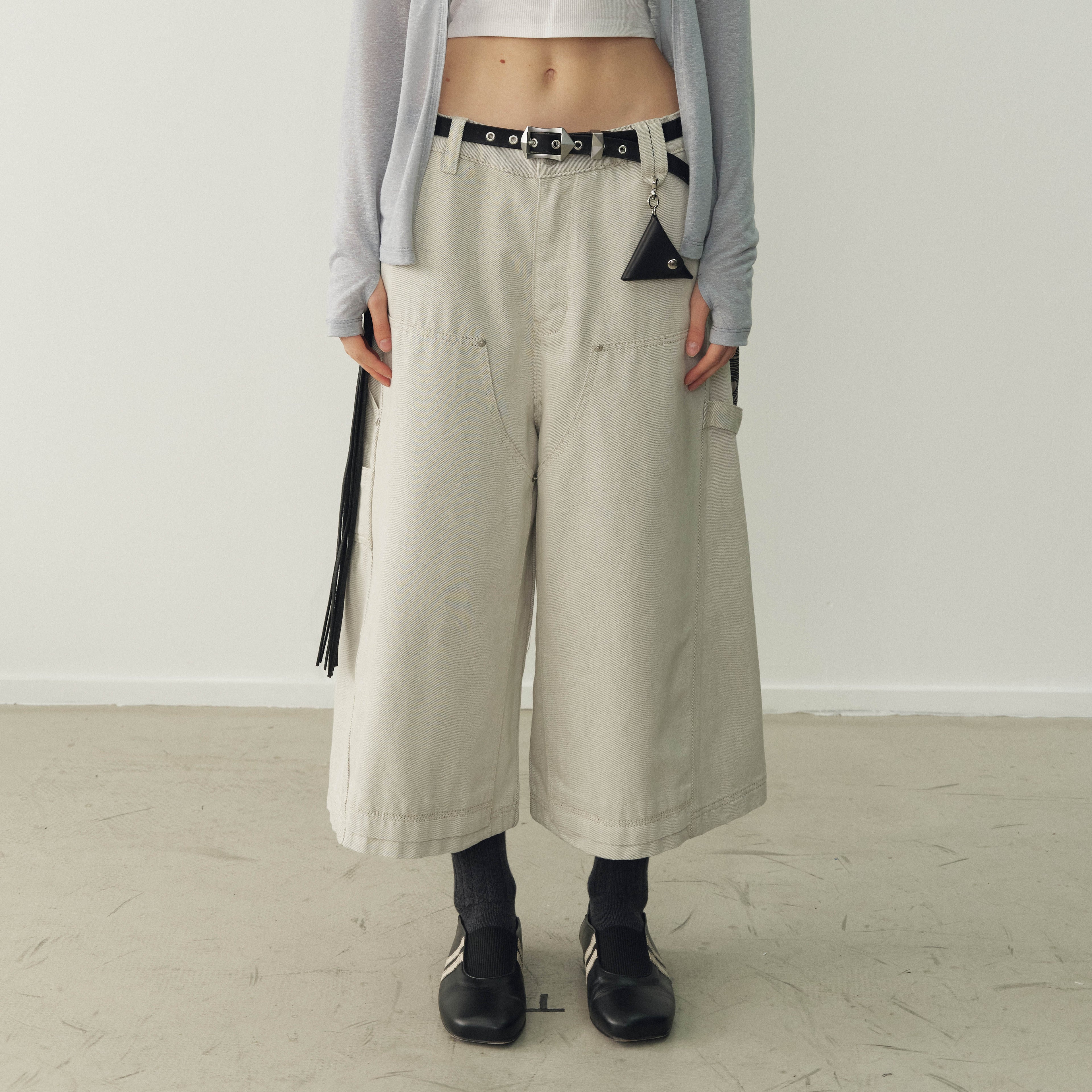 THE PROUDER gray-bottomed white cow logging cropped pants