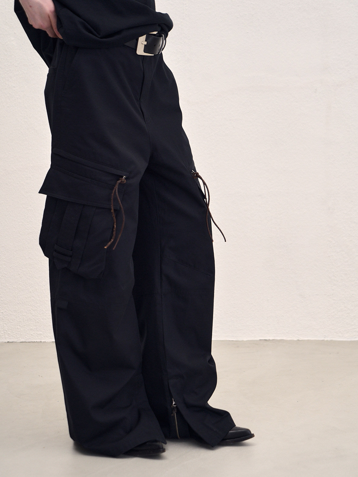 Sairenssei wide-leg cargo pants with double pockets and slits